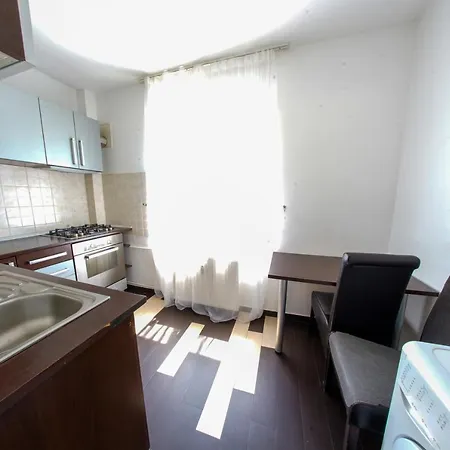 Apartment Sun Plaza Studio With Self Check In And Wifi